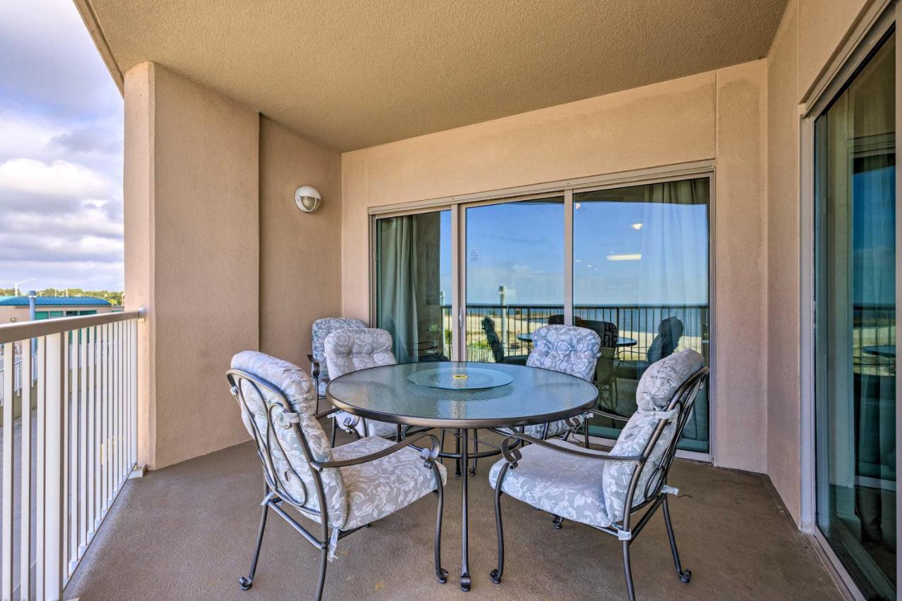 Appartement Sunny Beachfront With Amenities!
